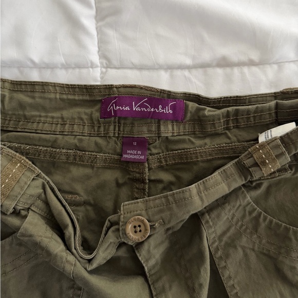Gloria Vanderbilt Women’s Olive Army Green Cargo Shorts Size 12 Hiking Outdoors - Picture 3 of 7
